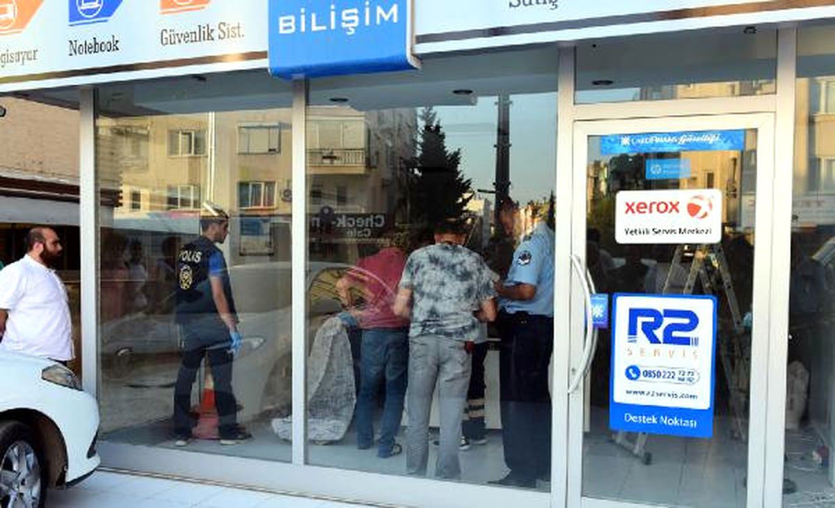 Arkadaşları Uyuyor Sandı, Karısı Öldüğüne İnanmadı