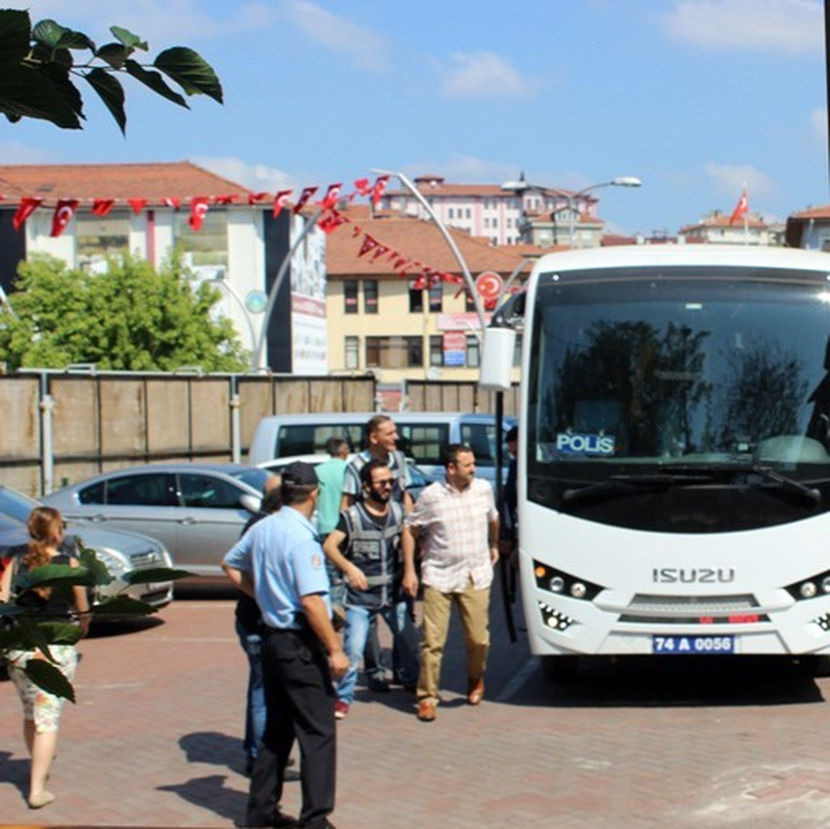 Bartın\'da 14 Kişi Adliyeye Çıkartıldı