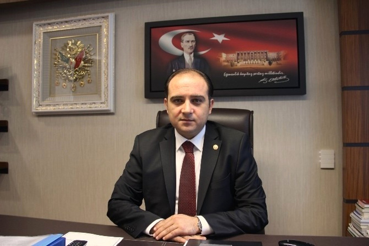 Baybatur: "Bu Asil Millet Her Türlü Övgünün Üzerindedir"