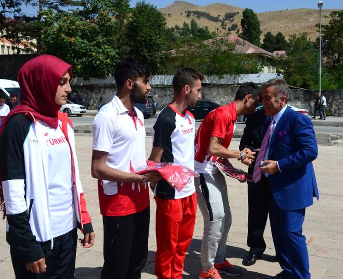 Bitlis\'in Düşman İşgalinden Kurtuluşu Törenle Kutlandı
