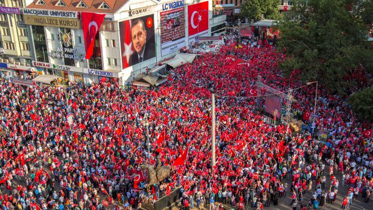 Bursa\'da Demokrasi Şöleni