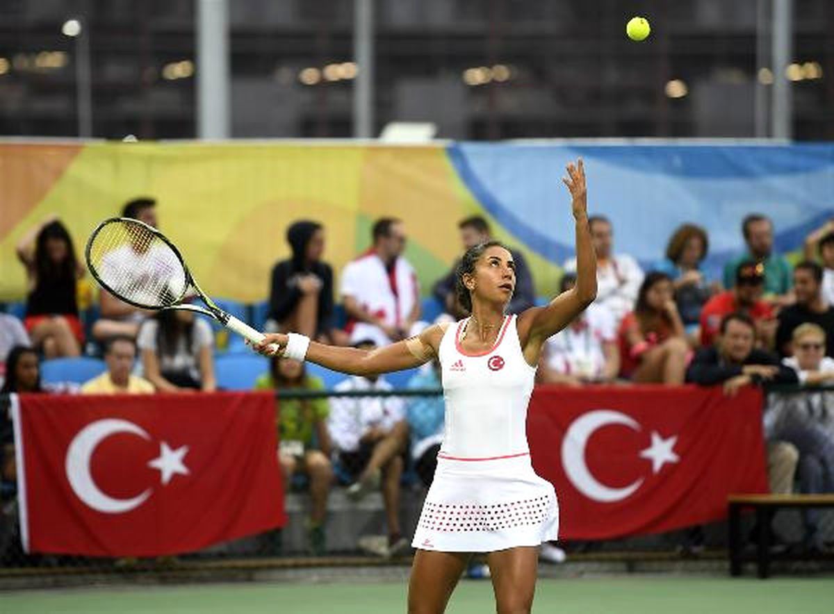 Çağla Büyükakçay Rio\'ya Veda Etti