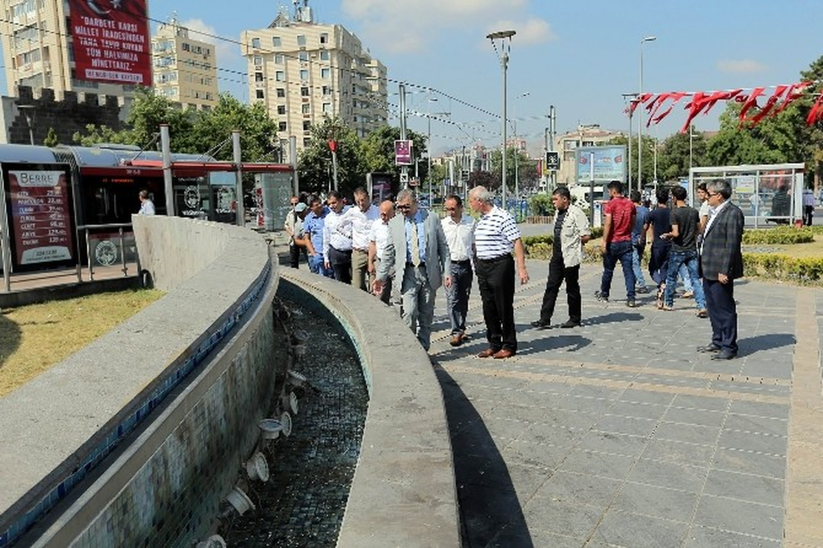Cumhuriyet Meydan\'ı Yenileniyor