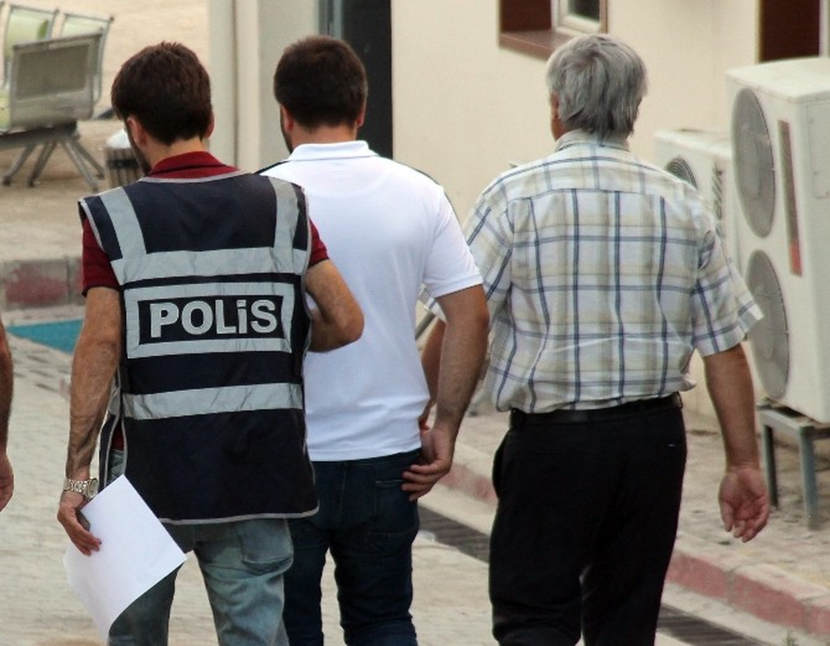 Elazığ\'da Fetö/pdy Operasyonu: 17 Gözaltı