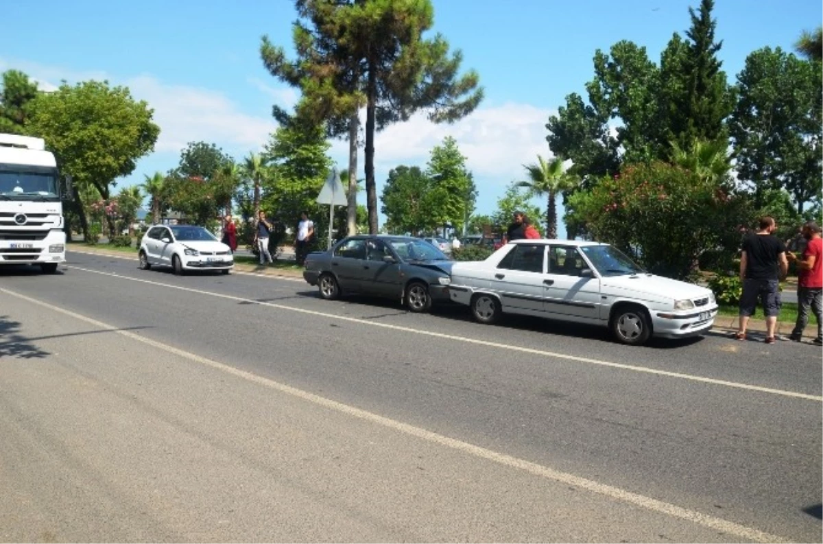 Fatsa\'da Zincirleme Trafik Kazası: 3 Yaralı