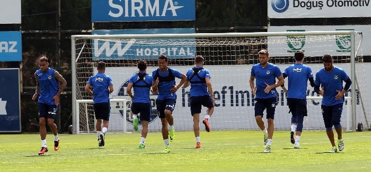 Fenerbahçe\'de Hazırlıklar Sürüyor