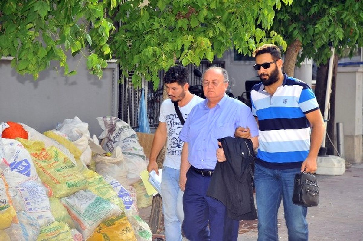 Fetö\'den Gözaltına Alınan Ünlü İş Adamı İzmir\'e Getirildi