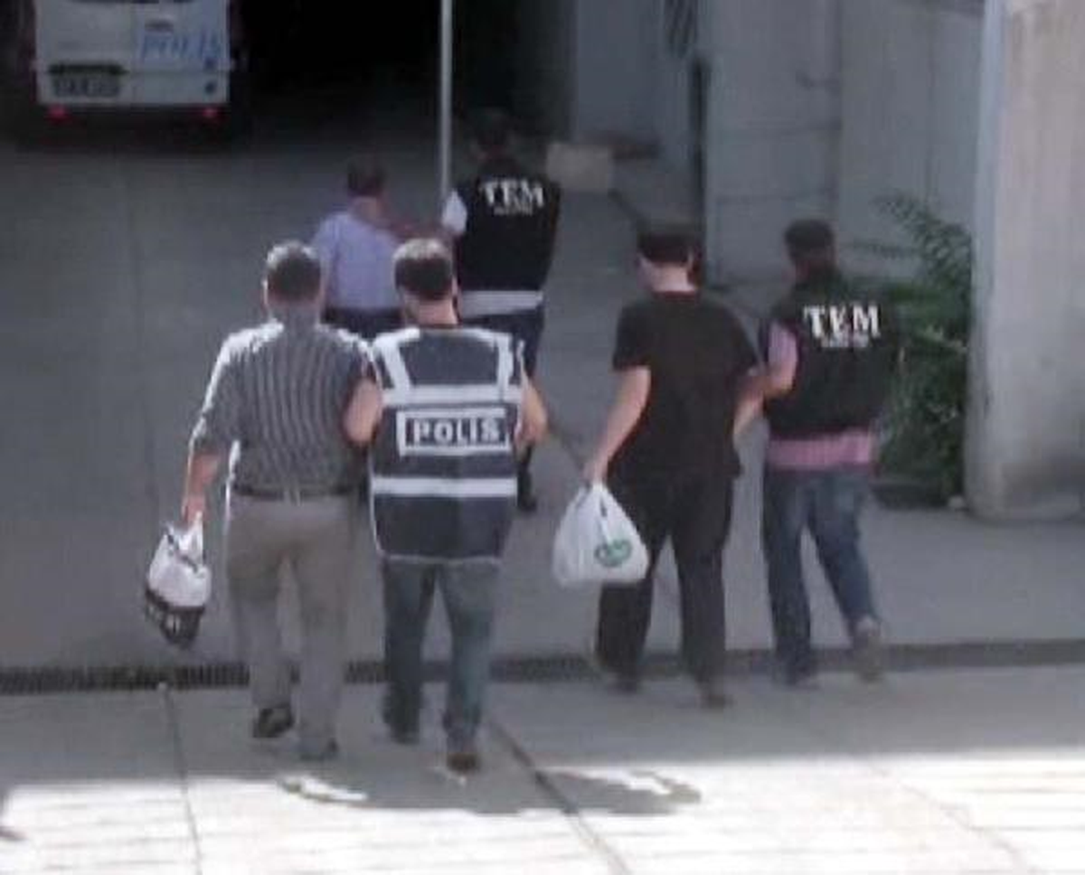 Gaziantep\'te 5 Kişiye Fetö Tutuklaması (2)