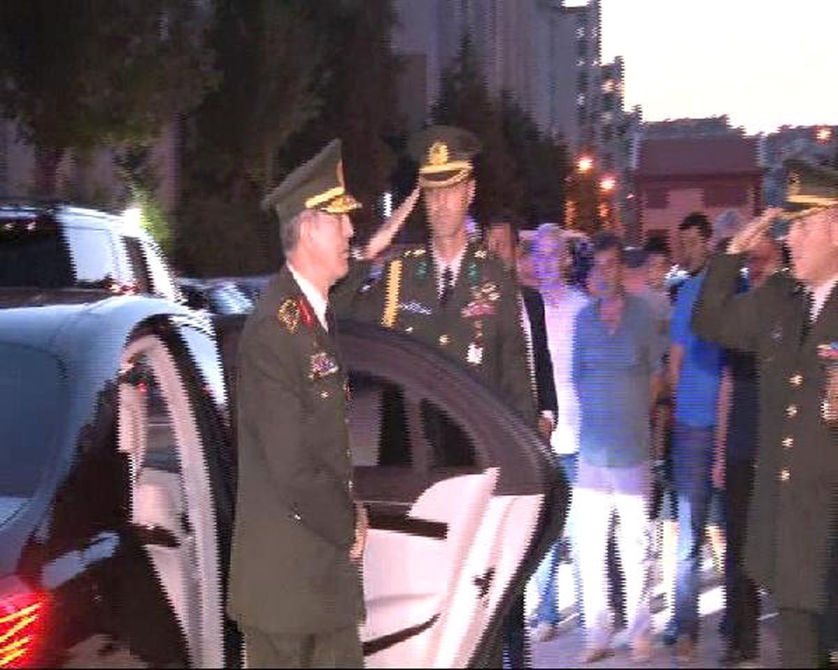 Genelkurmay Başkanı Akar, Şehit Halisdemir\'in Ailesini Ziyaret Etti