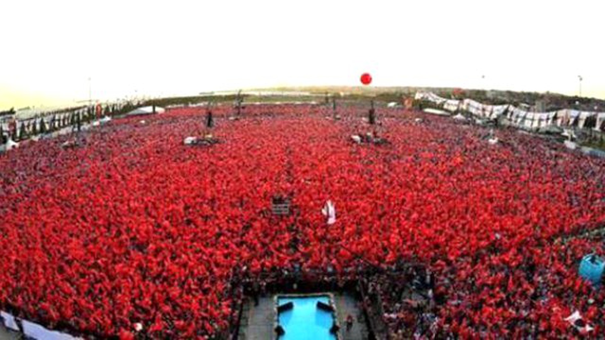 Yenikapı\'da "Demokrasi ve Şehitler Mitingi"