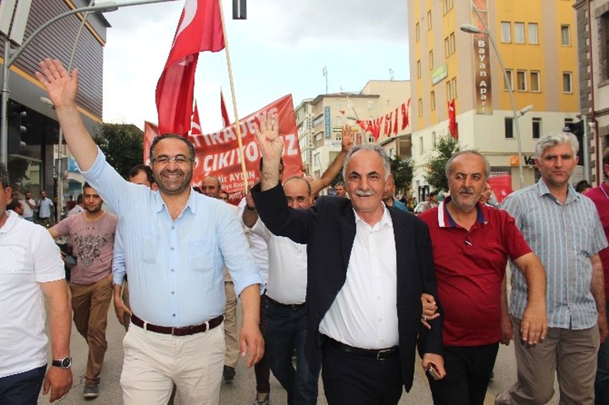 Horasan 400 Araçlık Konvoy ile Katıldı