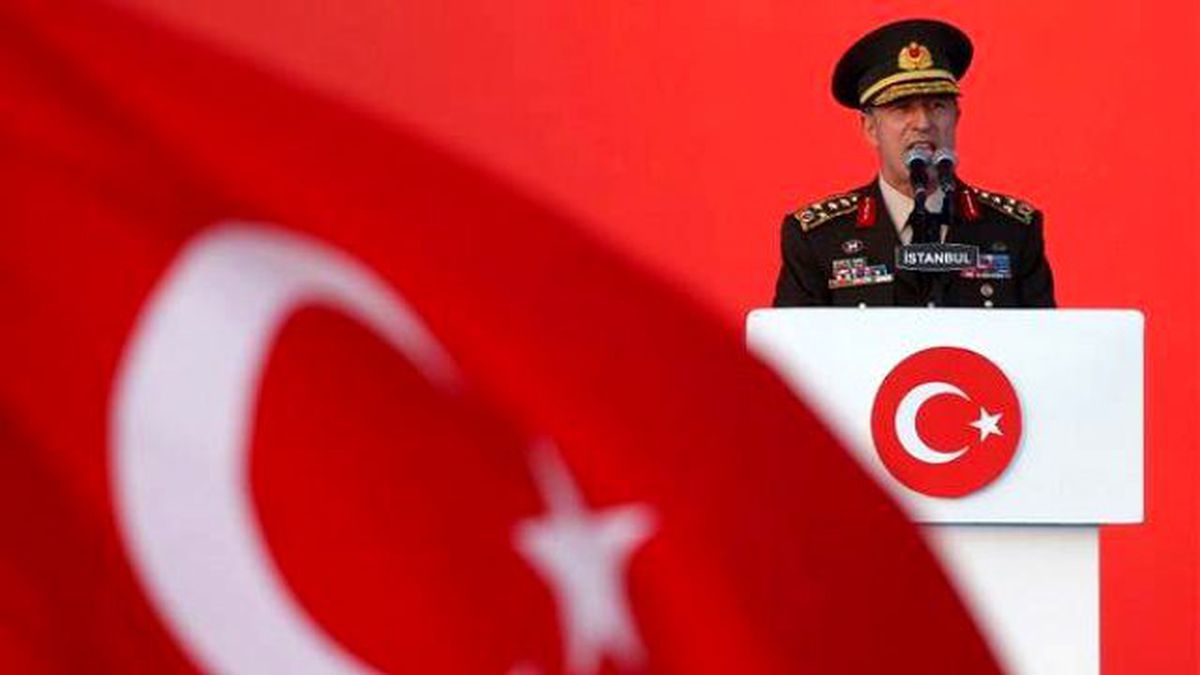 Hulusi Akar 9 Dakikada 38 Kez 'Sağolun' Dedi