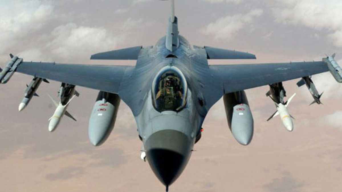 Irak, ABD\'den 4 F-16 Teslim Aldı