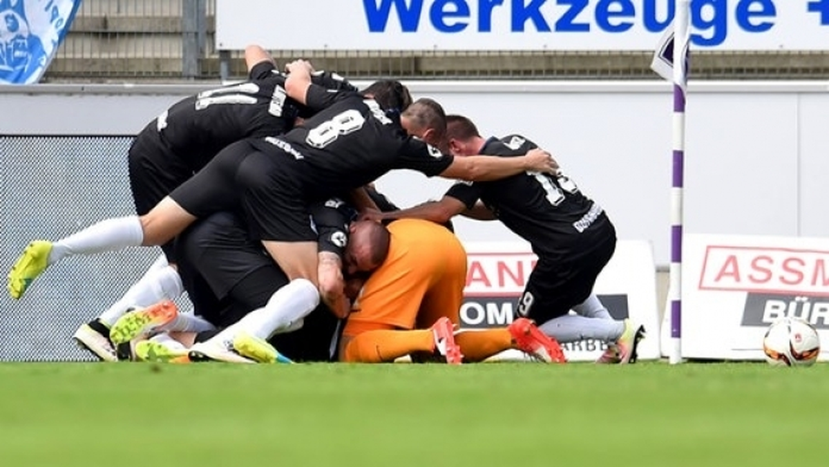 Kaleciden 90+3\'te Muhteşem Gol!