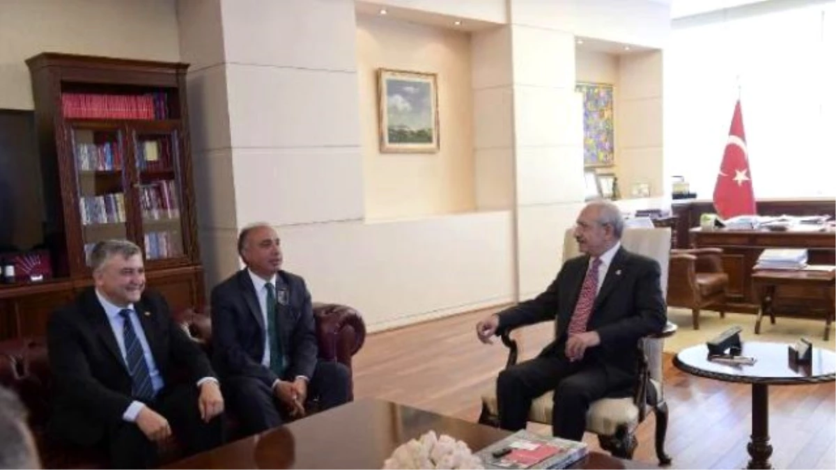 Kılıçdaroğlu, Birleşik Kamu-İş Konfederasyonu Yönetim Kurulunu Kabul Etti