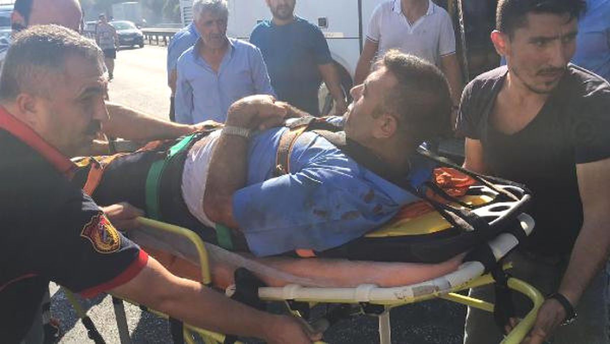 Körfez\'de 3 Tır ile 1 Otobüs Çarpıştı: 4 Yaralı