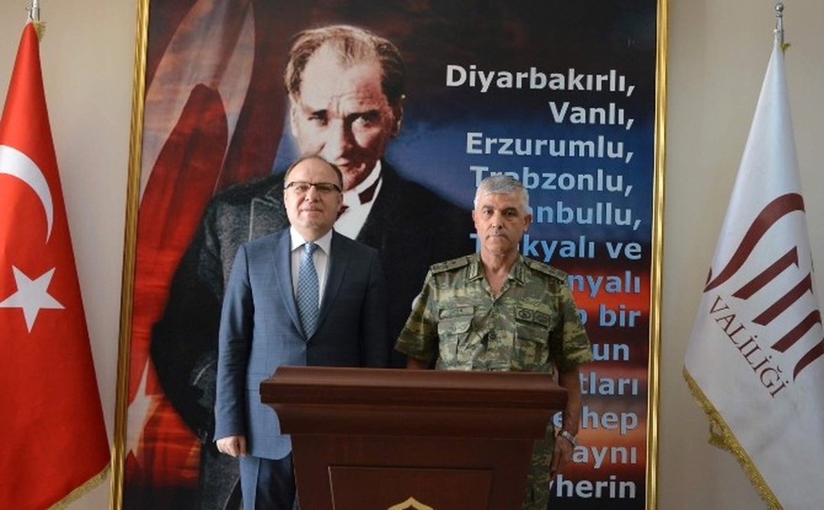 Korgeneral Çetin, Siirt Valisi Tutulmaz\'ı Ziyaret Etti