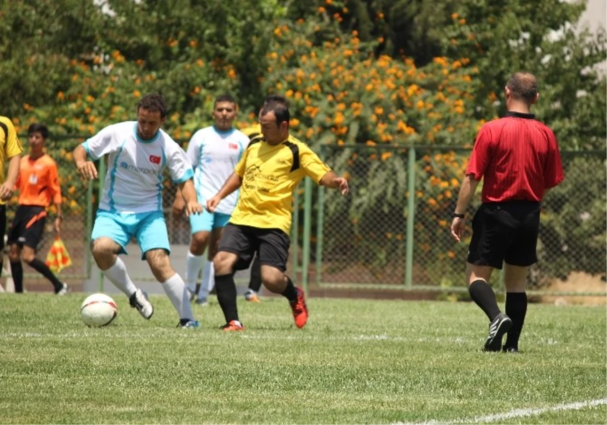 Köylerarası Futbol Turnuvası\'nda Yarı Finalistler Belli Oldu