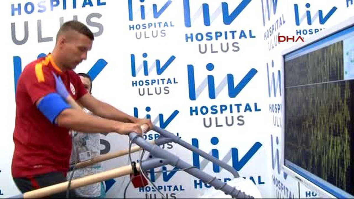 Galatasaray\'da Podolski Sağlık Kontrolünden Geçti