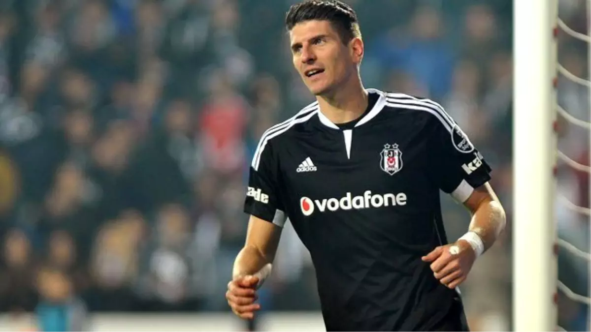 Mario Gomez, Beşiktaş'ın 3.5 Milyon Euro'luk Teklifini Kabul Etti