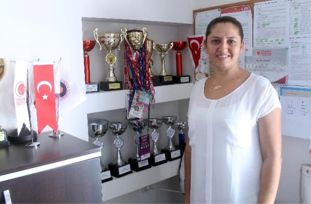 Mersin Büyükşehir Belediyespor Kadın Basketbol Takımı Avrupa\'da Play-off Oynamak İstiyor