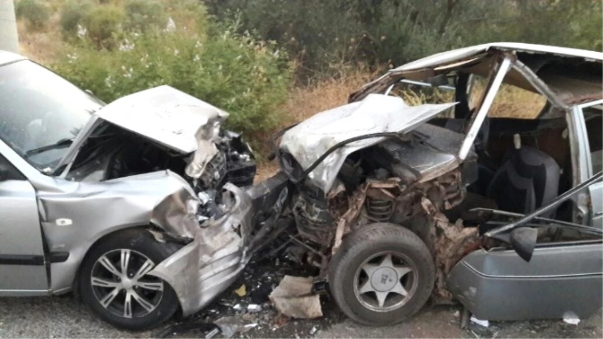 Milas\'ta Trafik Kazası: 2\'si Ağır 3 Yaralı