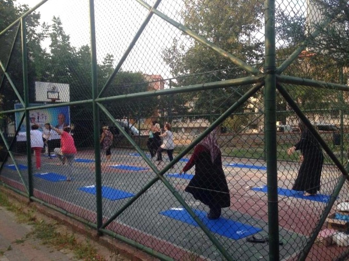 Sağlıklı Yaşam, Bilinçli Spor" Etkinliğine Kartal\'da Yoğun İlgi