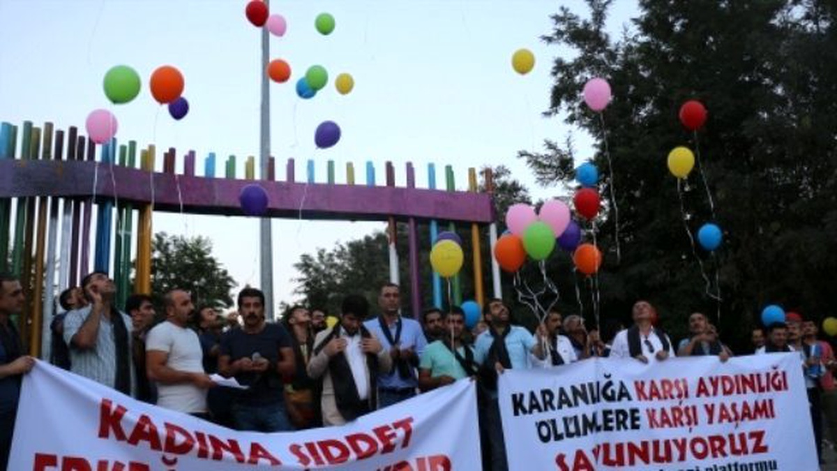 STK Temsilcisi Erkeklerden \'Kadına Şiddet\' Tepkisi