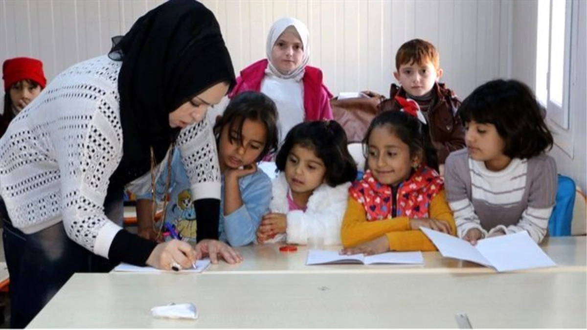 Suriyeli Öğretmenlere Formasyon Eğitimi Başladı