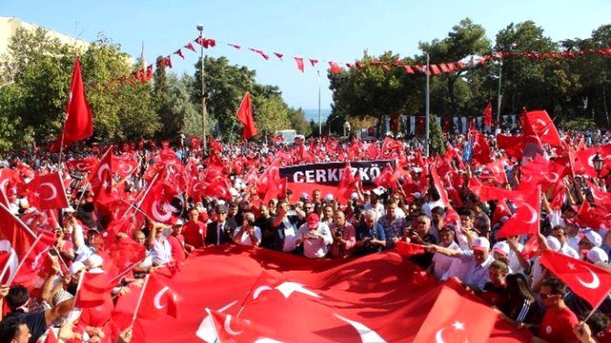 Demokrasi ve Şehitler Mitingi
