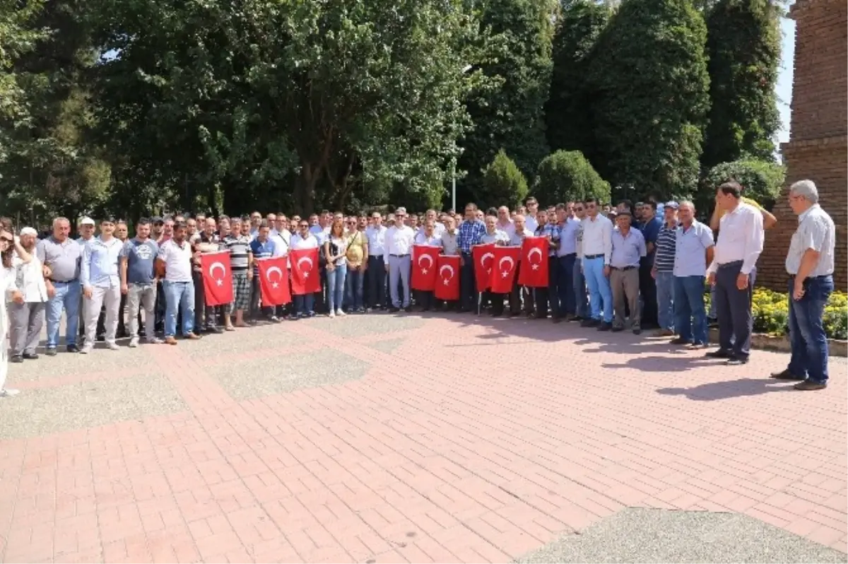 Turgutlu Demokrasi ve Şehitler Mitinginde Tek Yürek Oldu