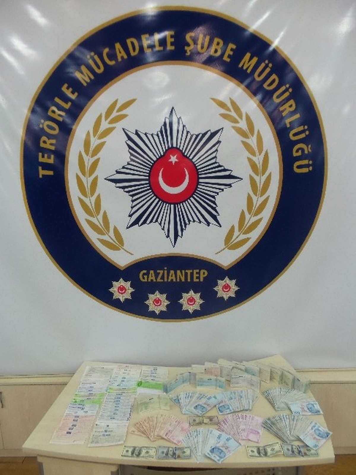 Türkiye\'nin İlk 500\'ü Arasına Giren Firmanın Sahibi, Oğlu ve Müdürü Tutuklandı