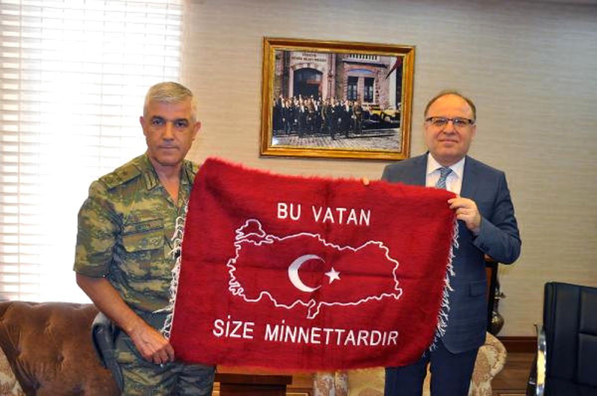 Van Asayiş Kolordu Komutanı Korgeneral Çetin, Siirt Valisi Tutulmaz\'ı Ziyaret Etti