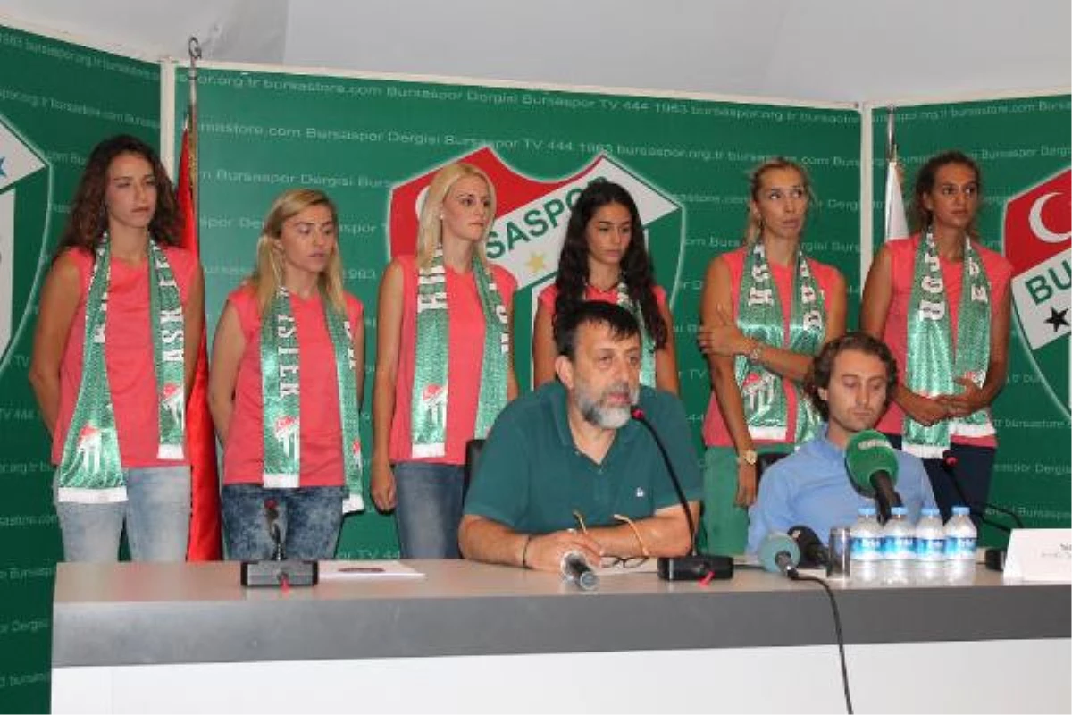Voleybol\'da Bursaspor 6 Oyuncu ile Sözleşme İmzaladı