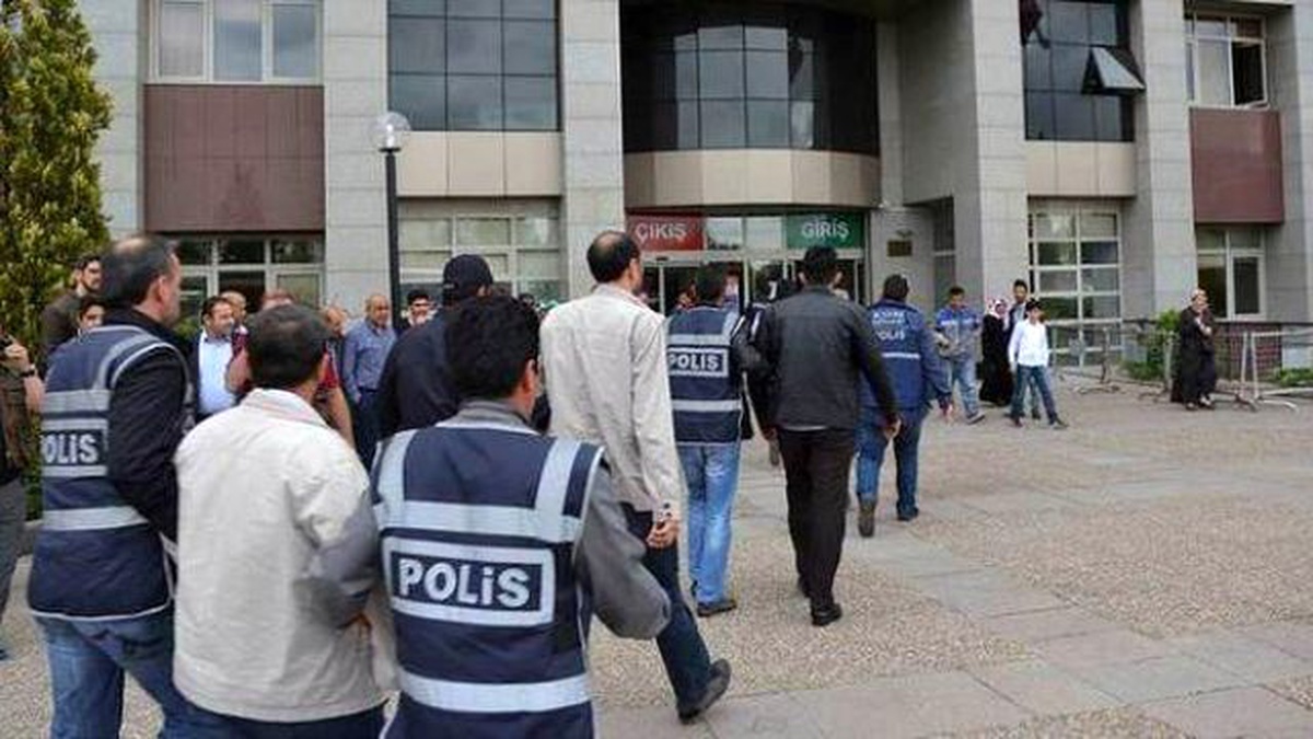 Aksaray\'daki Fetö Operasyonunda 10 Kişi Tutuklandı