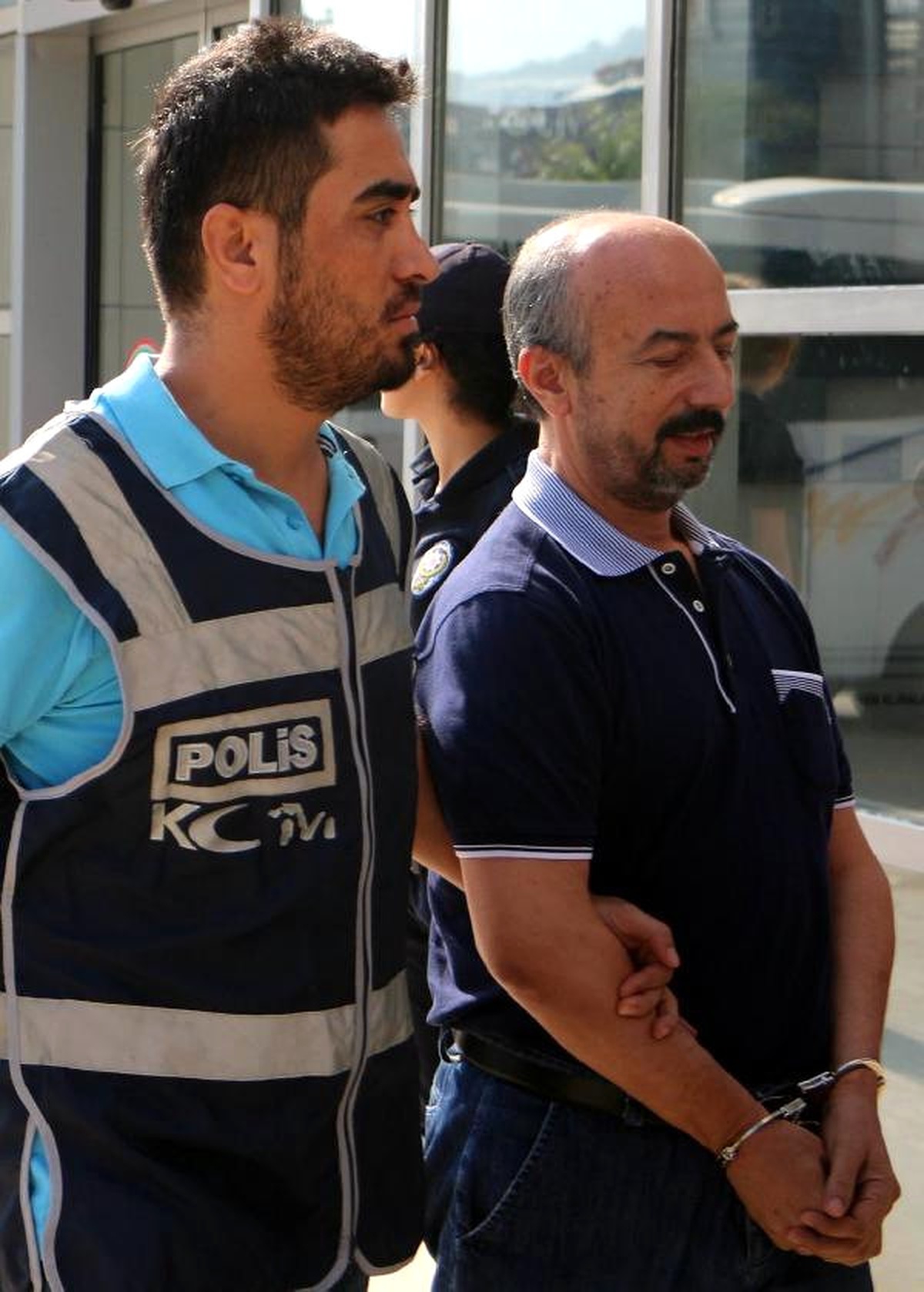 Alanya\'da Fetö/pdy Operasyonunda 22 Tutuklama (2)