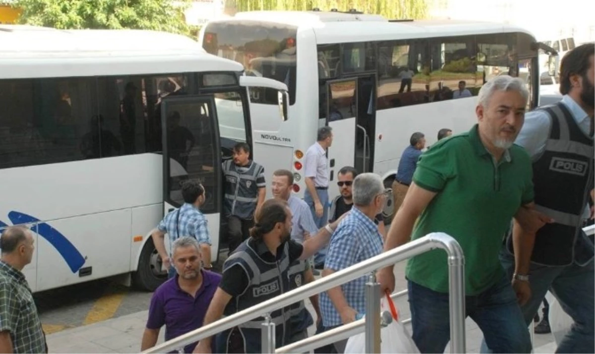 Aydın\'da 295 Kişi Tutuklandı, 873 Personel Görevden Uzaklaştırıldı