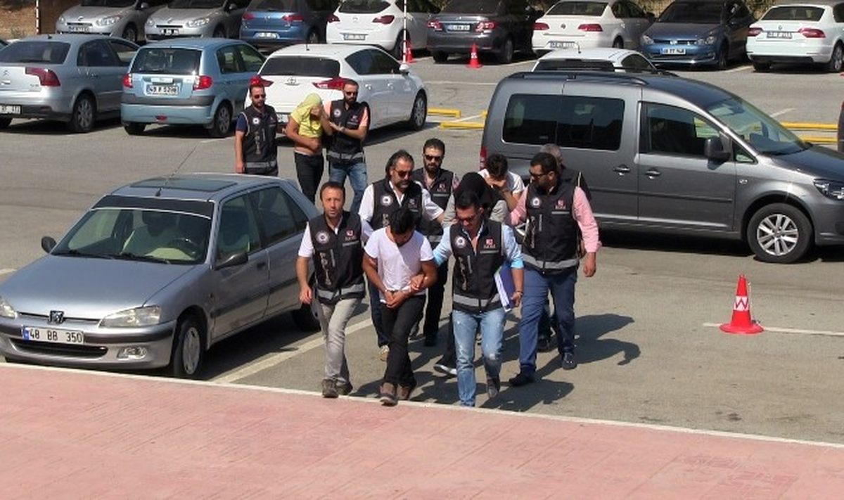 Bodrum\'da Uyuşturucu Madde Satan 4 Kişi Suçüstü Yakalandı