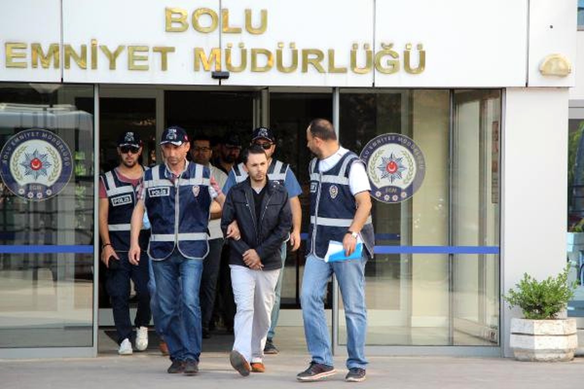 Bolu\'da Fetö/pdy Soruşturmasında 6 Kişi Adliyede