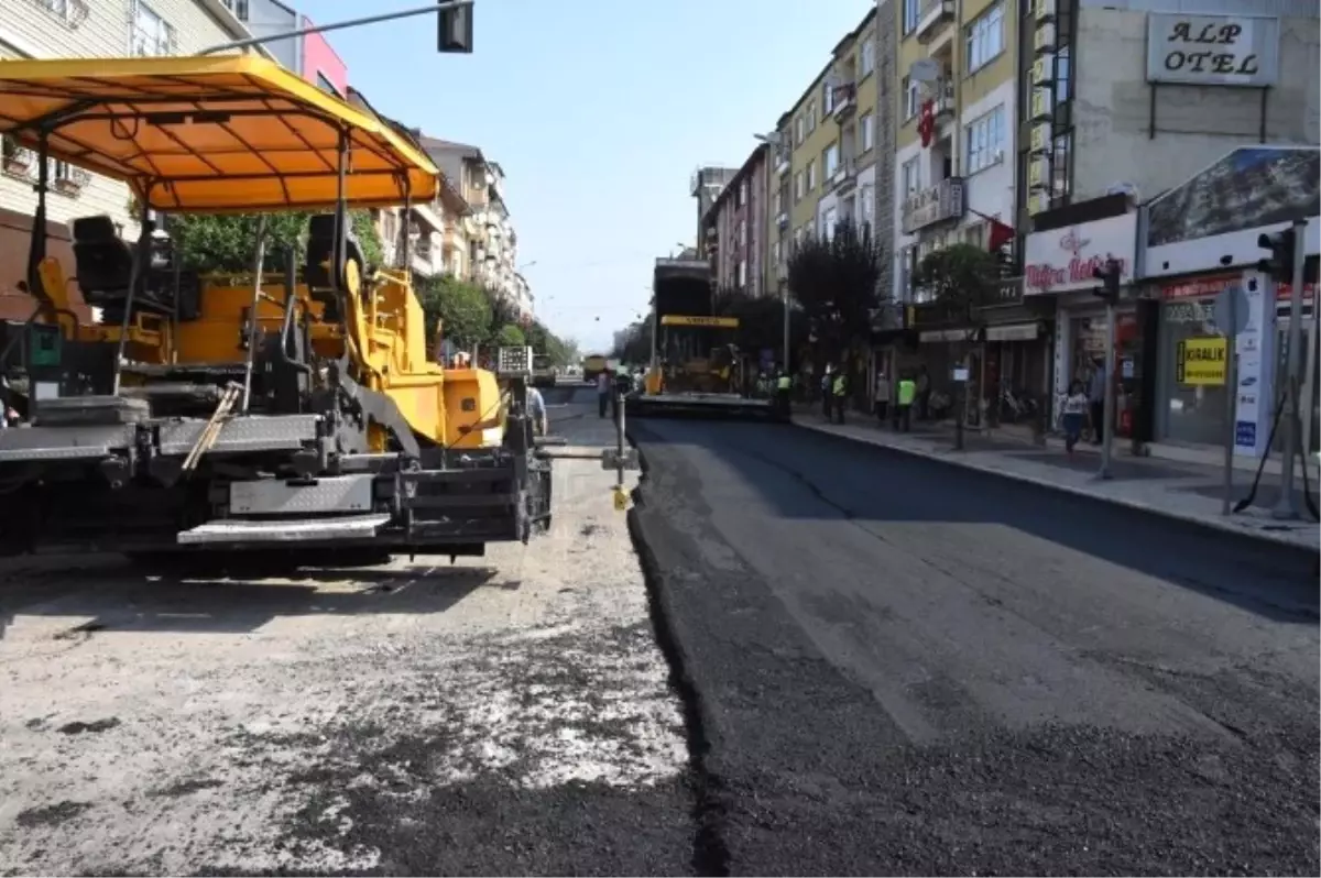 Bulvarlarda Asfaltlama Aralıksız Devam Ediyor