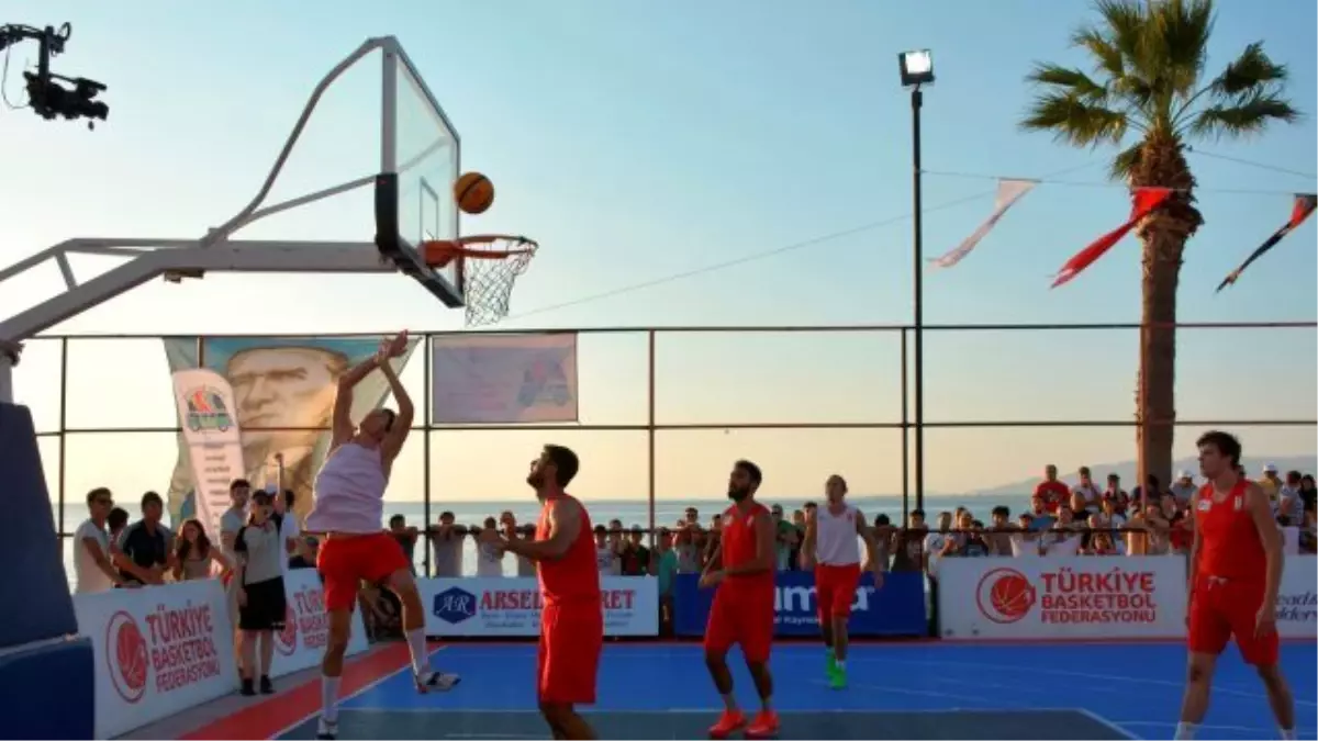 Dikili\'de Basketbol Şöleni