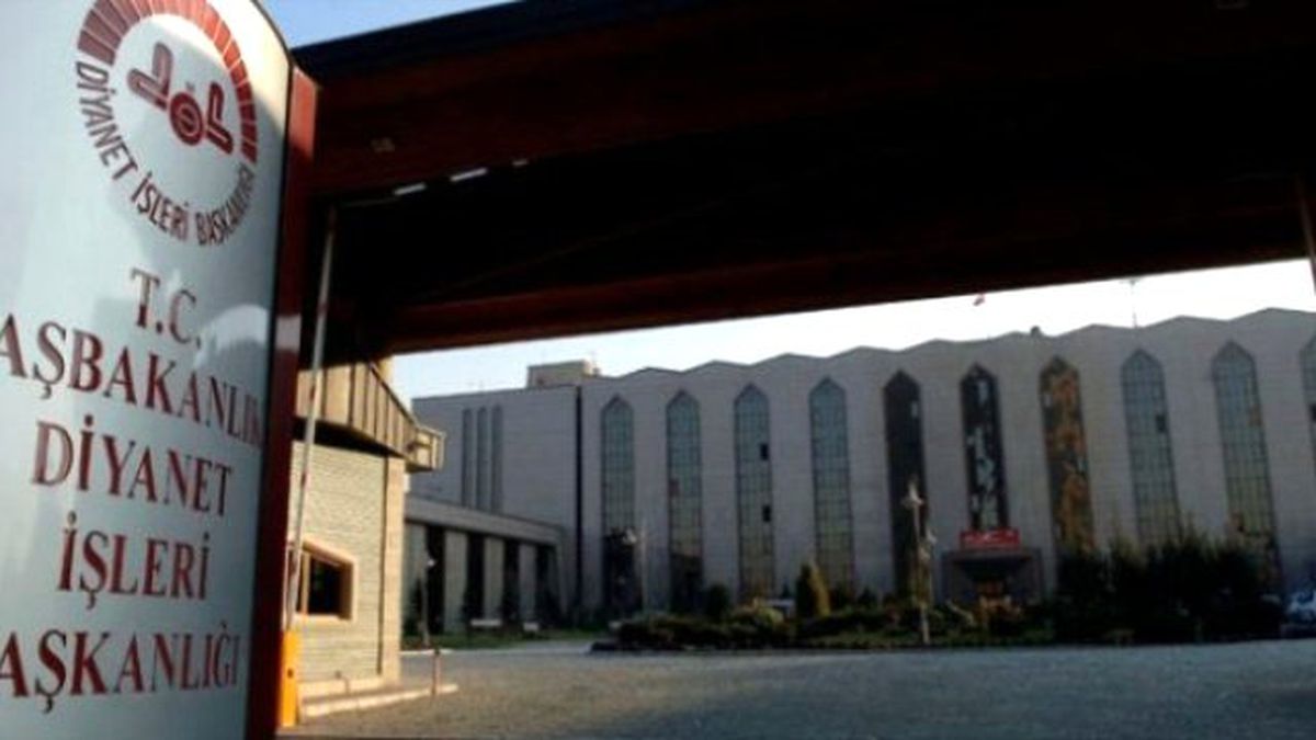 Diyanet İşleri Başkanlığı'nda 2 Bin 560 Personel Görevden Uzaklaştırıldı