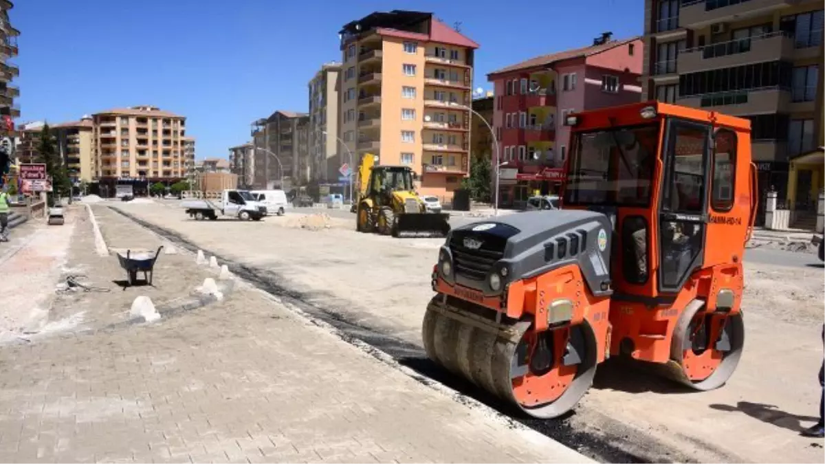 Fahri Kayahan\'da Çalışmalar Devam Ediyor