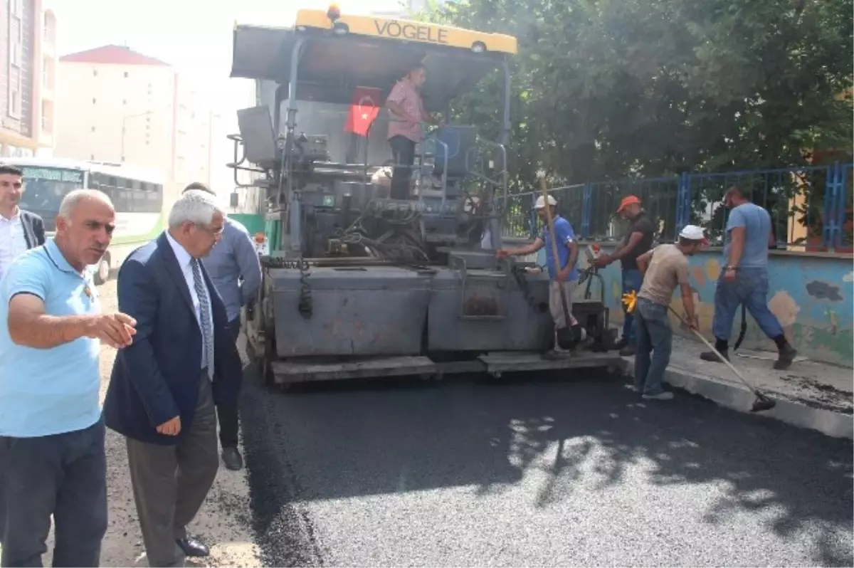 Kars\'ta Yol ve Kaldırım Çalışmaları Hız Kesmeden Devam Ediyor