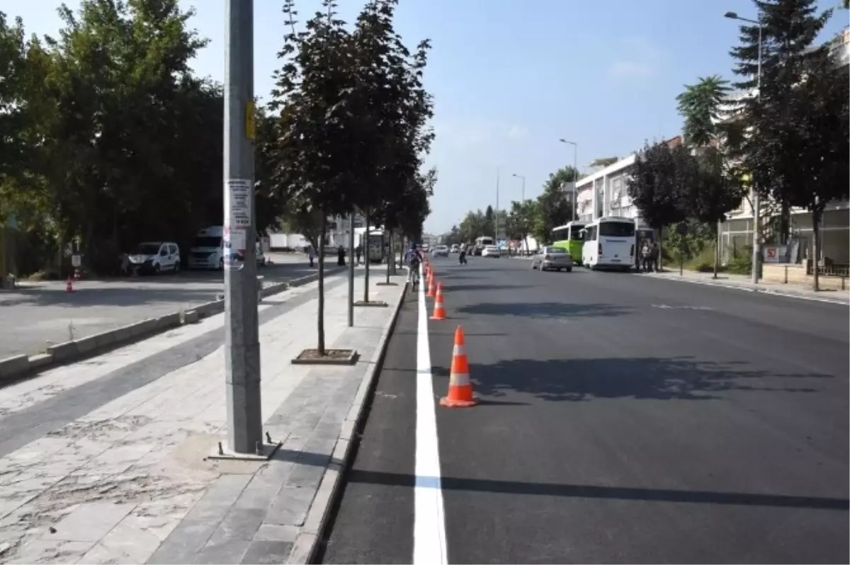 Kuyumcuzade Bulvarında Yol Çizgileri de Tamamlanıyor