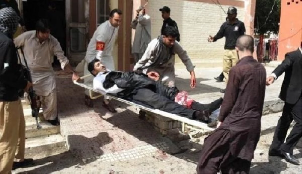 Pakistan\'da 70 Kişiyi Öldüren Hastane Saldırısını Taliban Üstlendi
