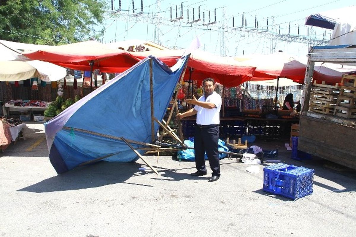 Samsun\'da Özel Bir Şirkete Ait Helikopter Pazar Yerinin Üzerinden Alçaktan Uçuş Yaptı