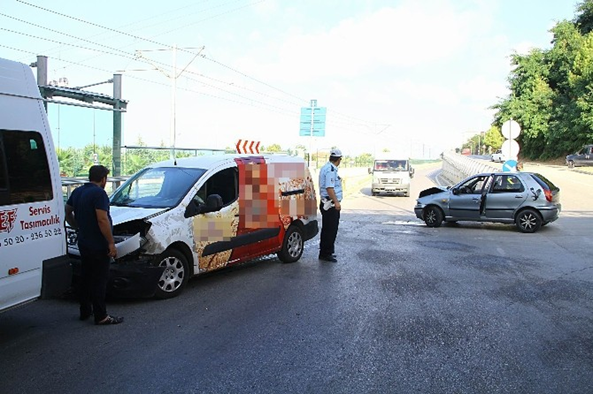 Samsun\'da Trafik Kazası: 2 Yaralı