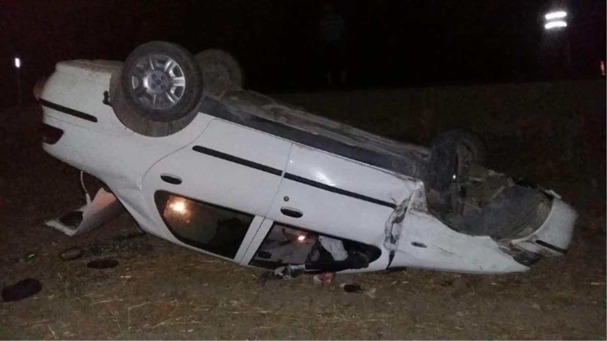 Selendi\'de Trafik Kazası: 2 Yaralı