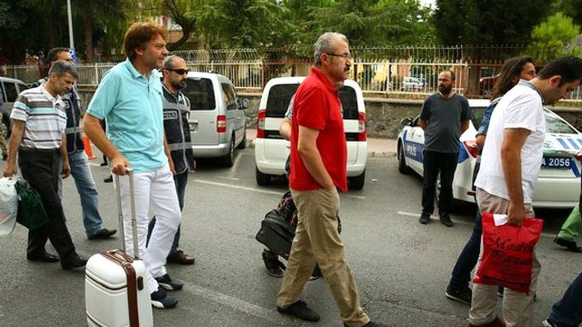 Tozlu Giyimin Sahibi: Bank Asya'da Hesabım Var. Fethullah Gülen'i Tanımam